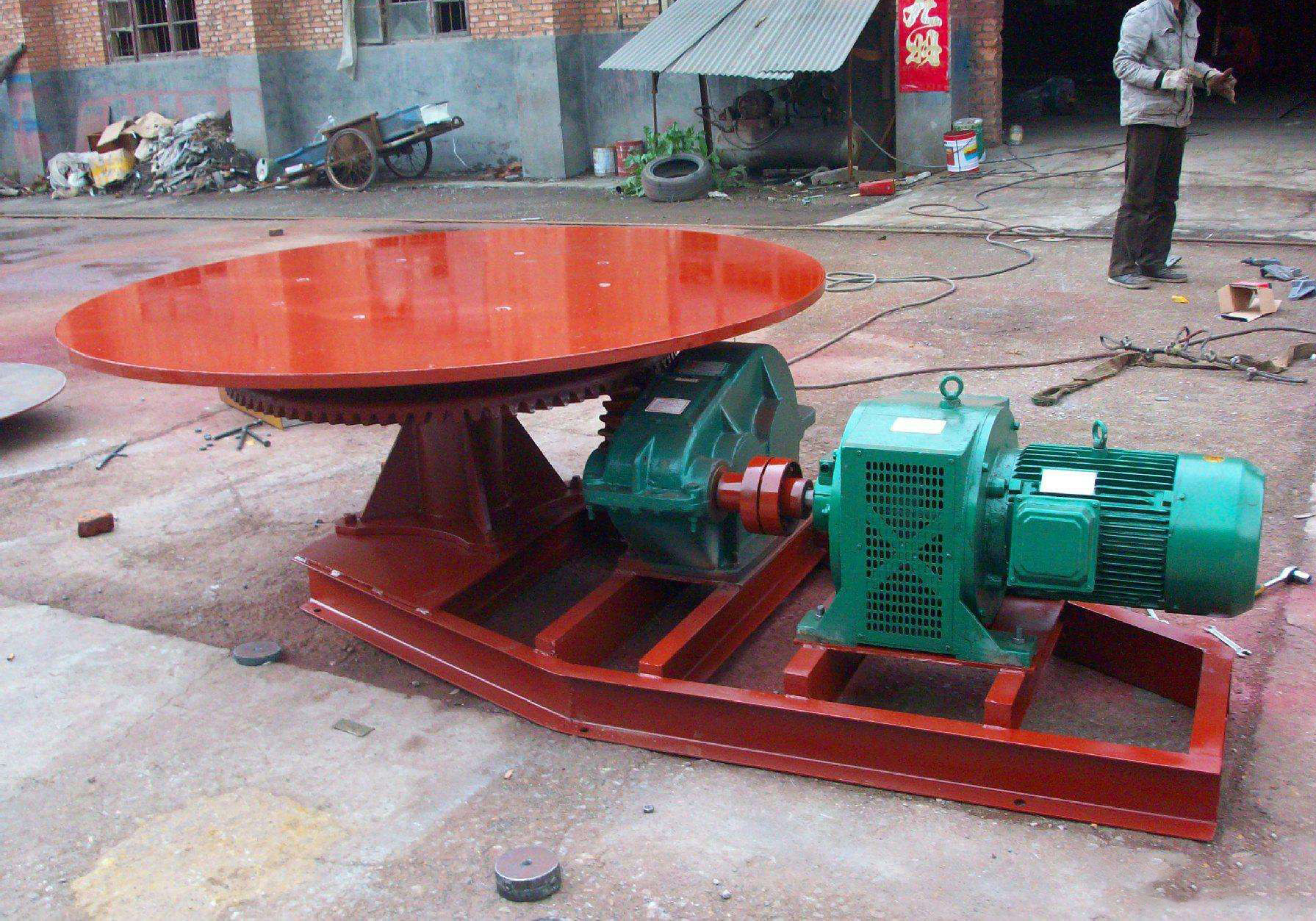 圓盤給料機(jī)出廠前是沒有擋板的需要自己配備