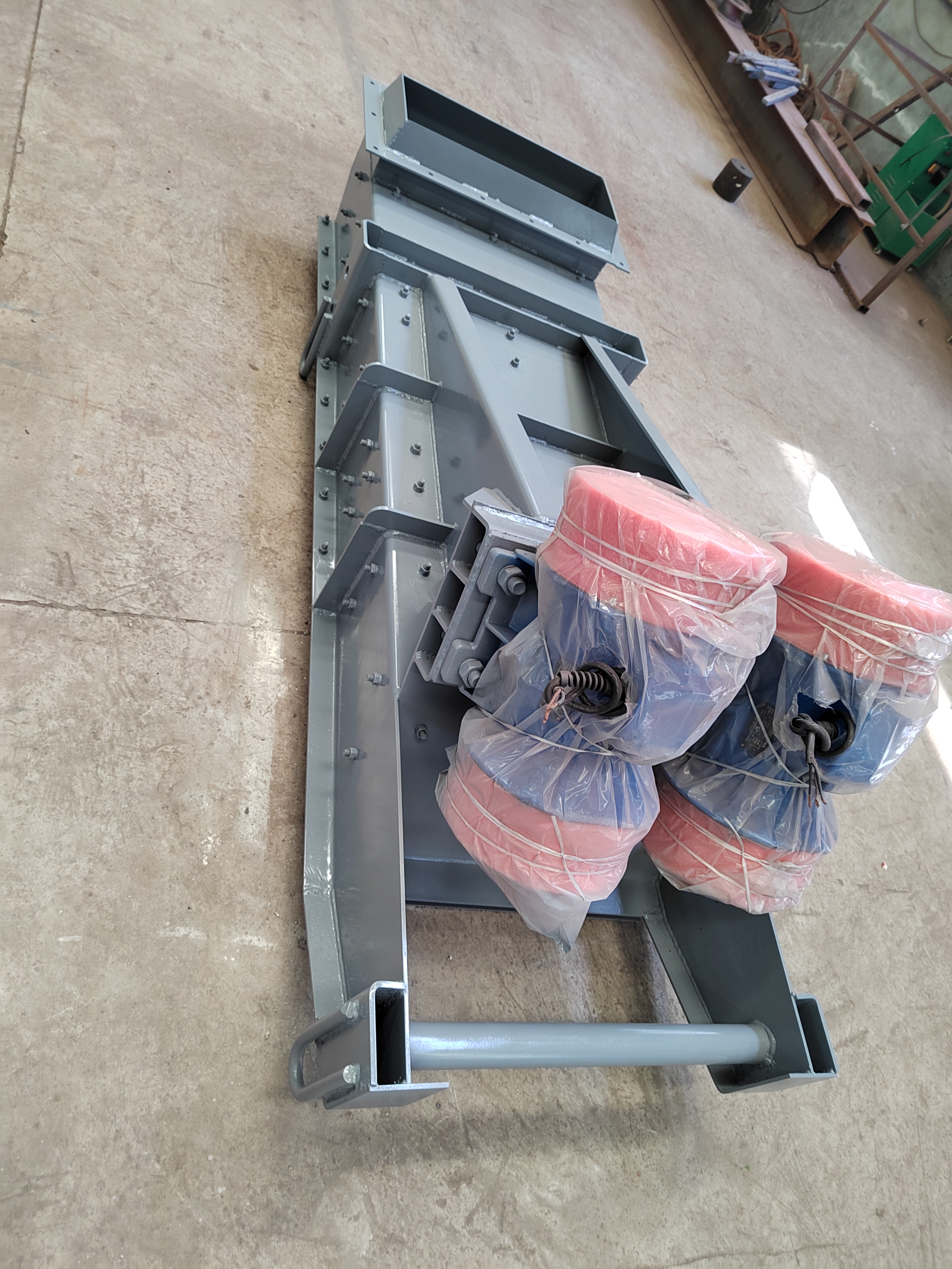 振動給料設備在日常使用期間要經常保養(yǎng)保護(振動給料機特點)